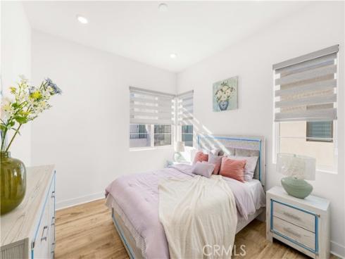 120 Yugen , Irvine, CA