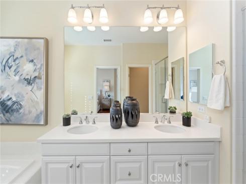 33 Lacebark , Irvine, CA