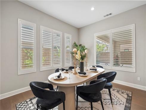 370 Sawbuck , Irvine, CA