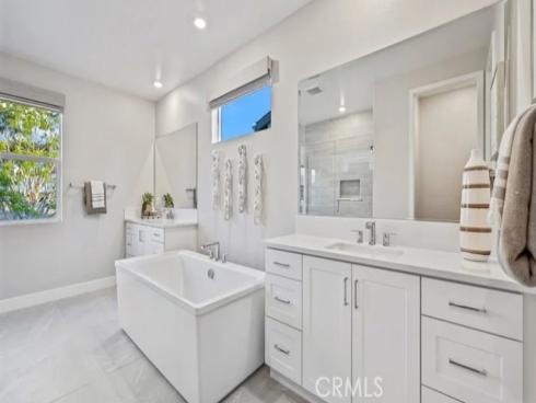 79 Merit , Irvine, CA