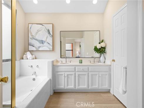 20 Chenile , Irvine, CA