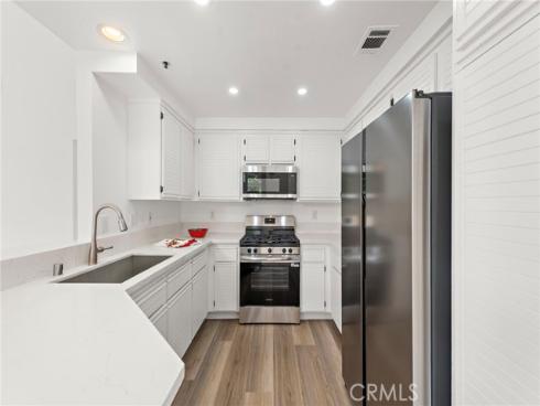 14 Magellan Aisle , Irvine, CA