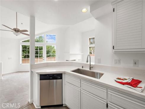 14 Magellan Aisle , Irvine, CA