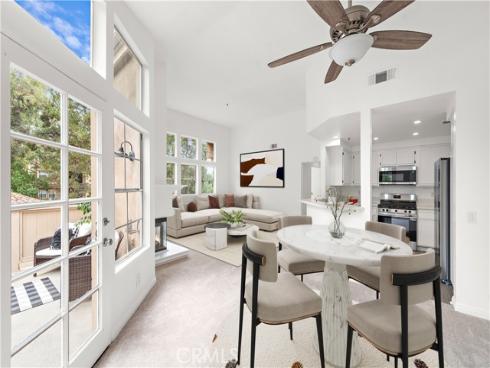 14 Magellan Aisle , Irvine, CA