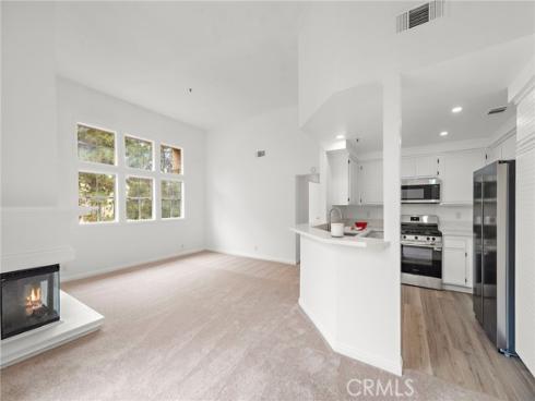 14 Magellan Aisle , Irvine, CA