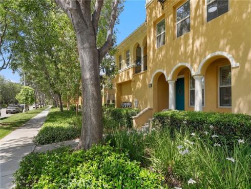 211 Groveland , Irvine, CA