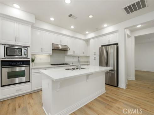 211 Groveland , Irvine, CA