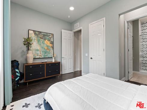 55 Suede , Irvine, CA