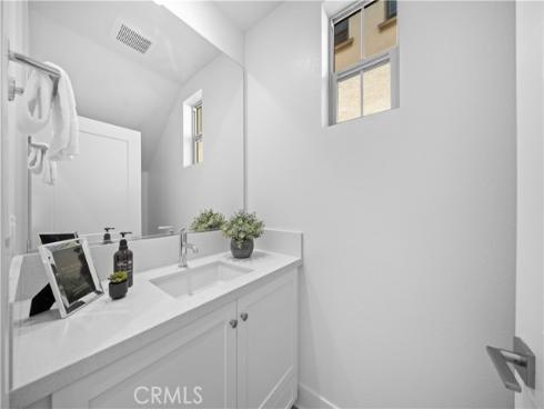 114 eversedge , Irvine, CA