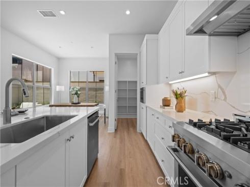 114 eversedge , Irvine, CA