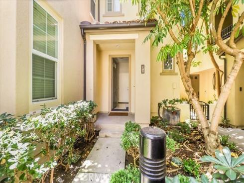 32  Perennial  , Irvine, CA