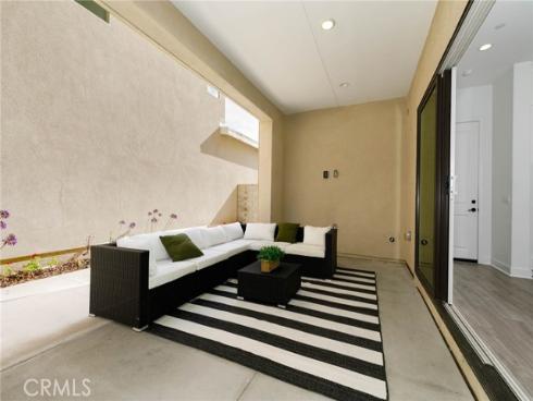 484  Chorus  , Irvine, CA