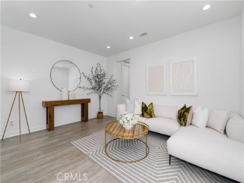 484  Chorus  , Irvine, CA