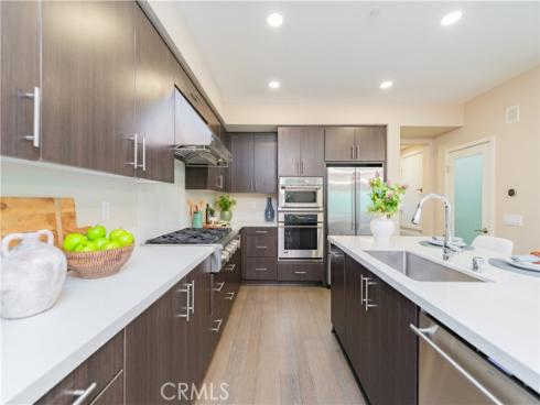 312 Rockefeller , Irvine, CA