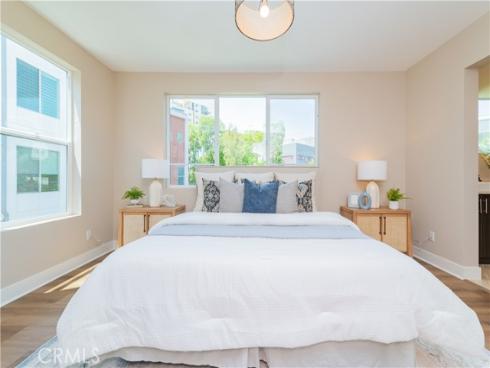 312 Rockefeller , Irvine, CA