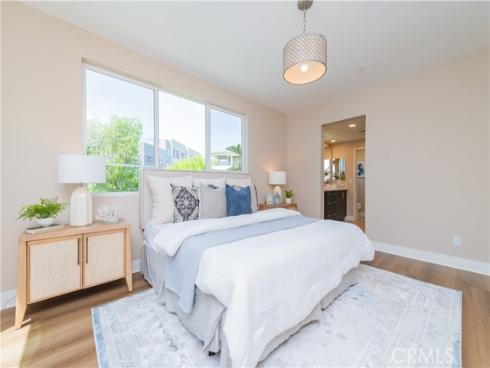 312 Rockefeller , Irvine, CA