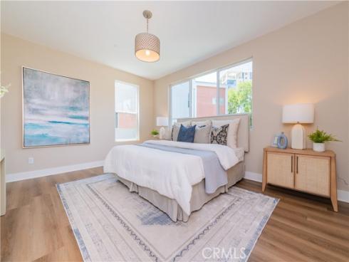 312 Rockefeller , Irvine, CA