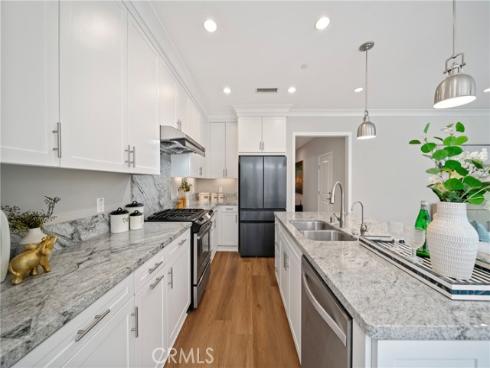 89 Overbrook , Irvine, CA