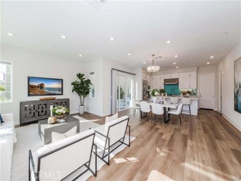 105 Chorus , Irvine, CA