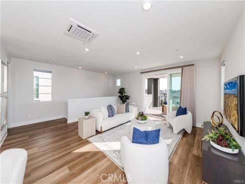 105 Chorus , Irvine, CA