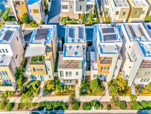 105  Chorus  , Irvine, CA