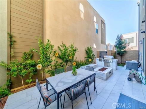 105 Chorus , Irvine, CA