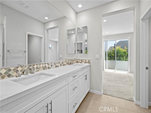 163 Stage , Irvine, CA