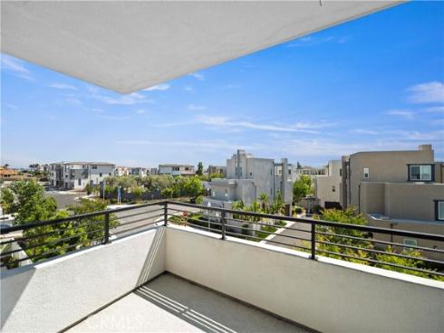 163 Stage , Irvine, CA