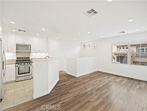 80 hedge bloom , Irvine, CA