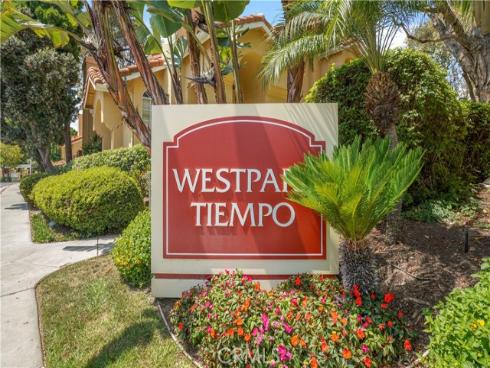 33 Abrazo Aisle 174 , Irvine, CA