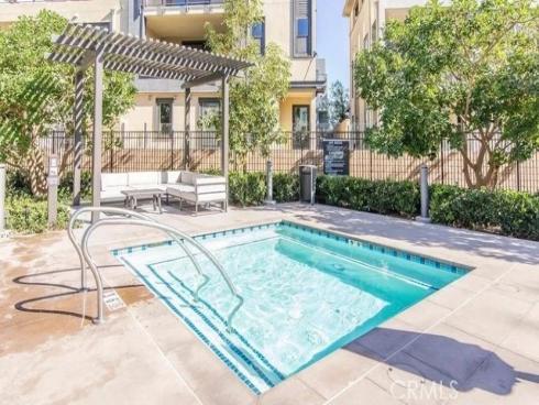 2536  Nolita  , Irvine, CA