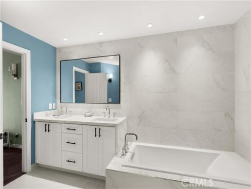 2243  Martin  408 , Irvine, CA