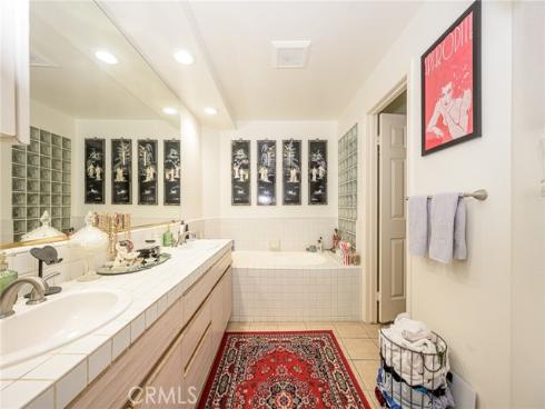 2253 Martin 215 , Irvine, CA