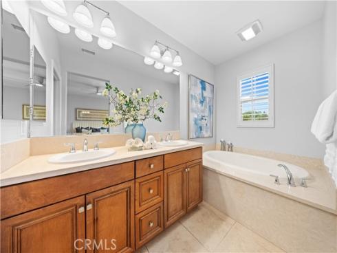 83 City Stroll , Irvine, CA