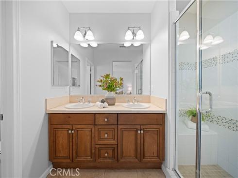 83 City Stroll , Irvine, CA