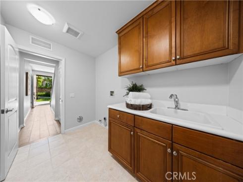 83 City Stroll , Irvine, CA