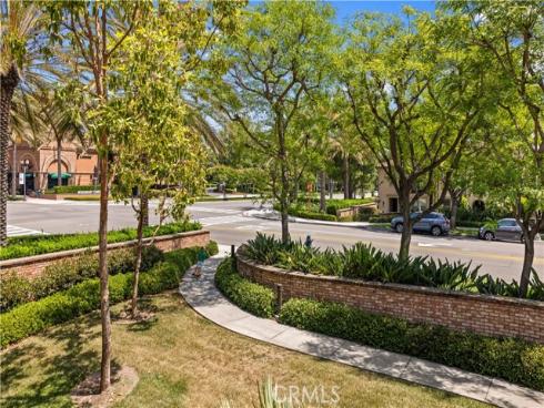 83 City Stroll , Irvine, CA