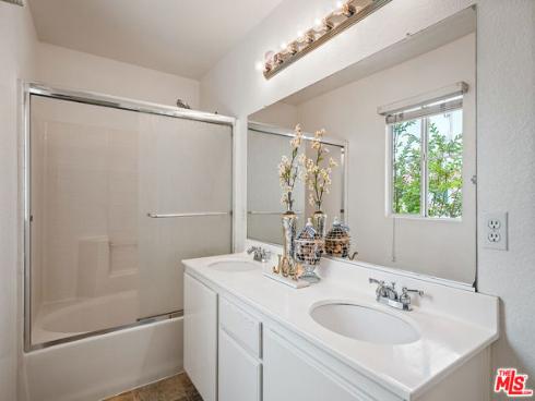 33 Halifax Place, Irvine, CA