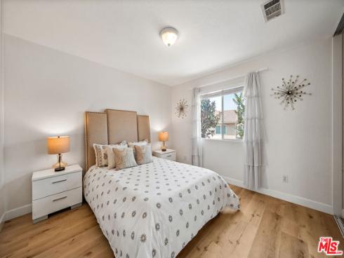 33 Halifax Place, Irvine, CA