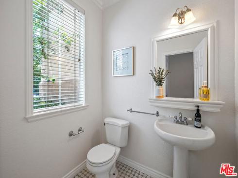 33 Halifax Place, Irvine, CA