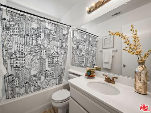 33 Halifax Place, Irvine, CA