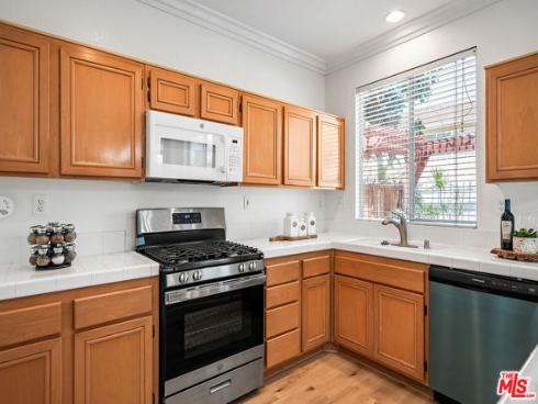 33 Halifax Place, Irvine, CA