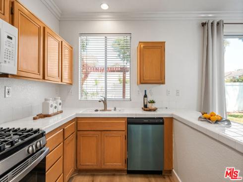 33 Halifax Place, Irvine, CA