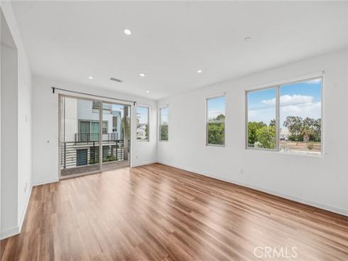 301  Placemark  , Irvine, CA