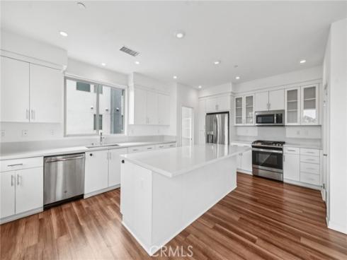 301  Placemark  , Irvine, CA