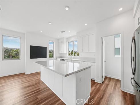 301  Placemark  , Irvine, CA