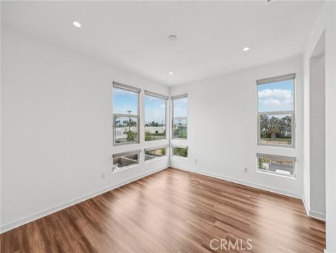 301  Placemark  , Irvine, CA