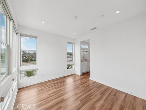 301  Placemark  , Irvine, CA