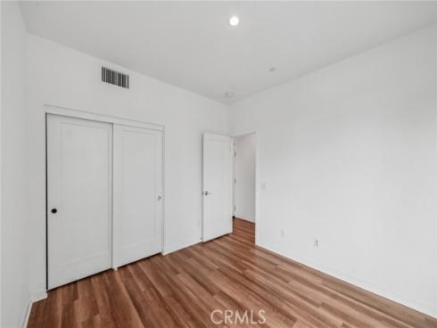 301  Placemark  , Irvine, CA