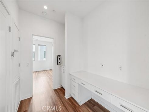 301  Placemark  , Irvine, CA